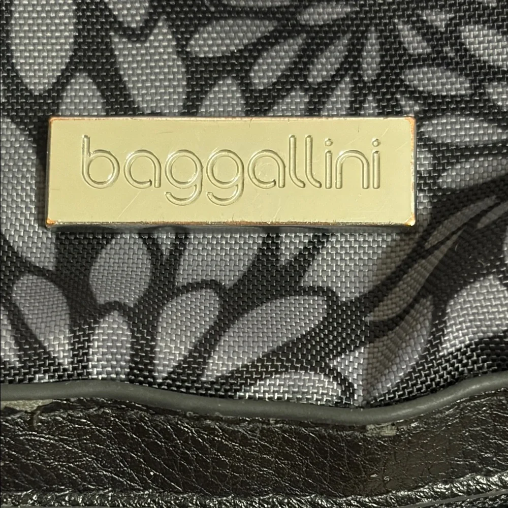 Baggallini Chic Black and Gray Floral Shoulder Bag